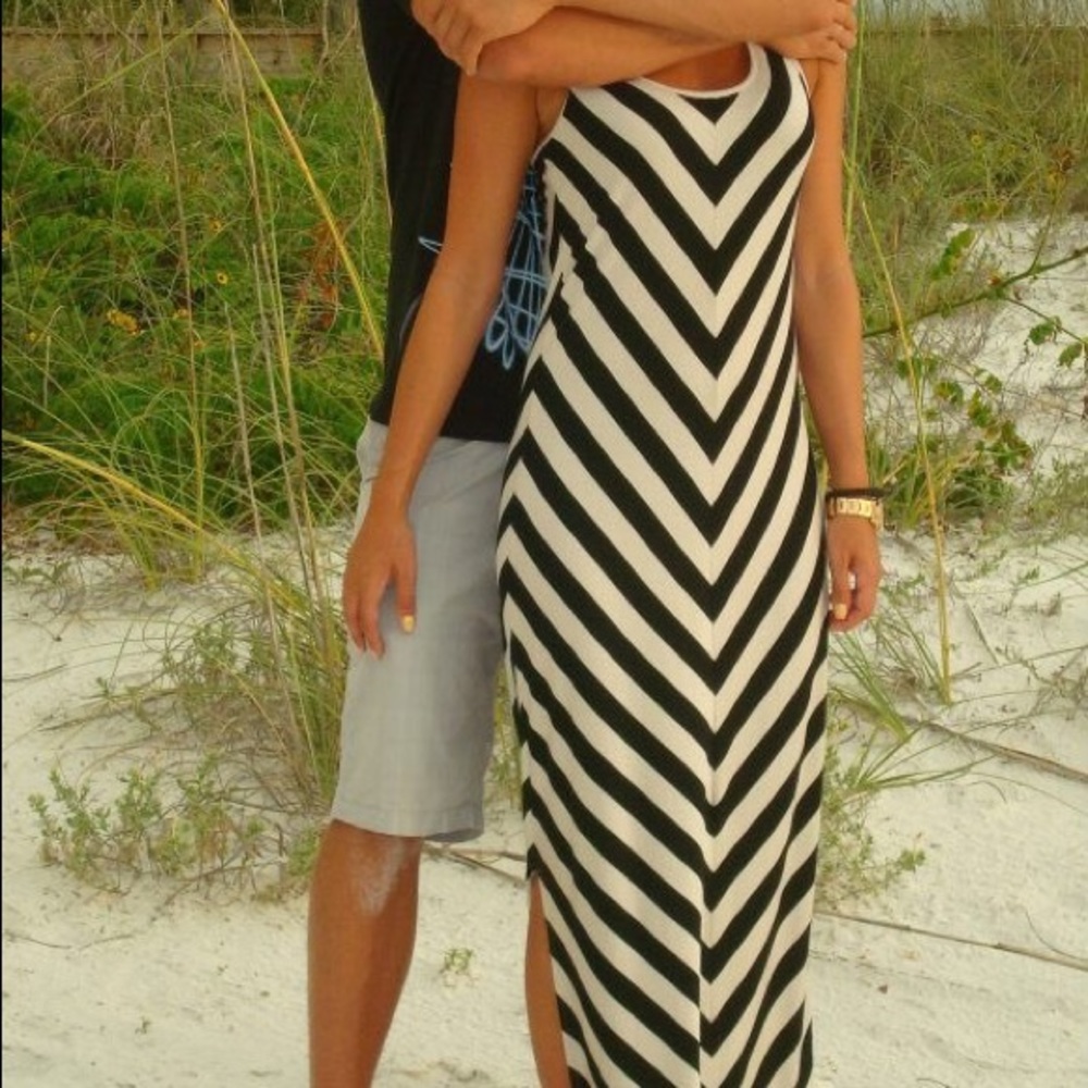 Chevron Racer-back Maxi Dress - Picture 2 of 2